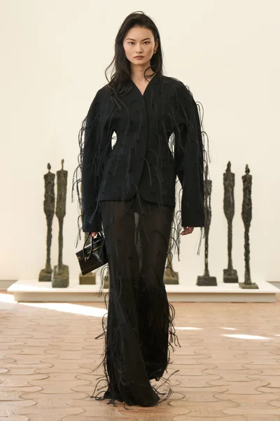Look 25